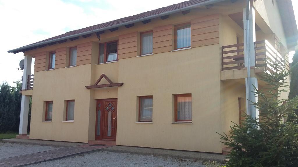 Bodzavirag Apartman زلاكاروس المظهر الخارجي الصورة